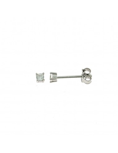 Light point earrings with 2.5 mm 4-prong white zircon. on a white gold plated base in 925 silver