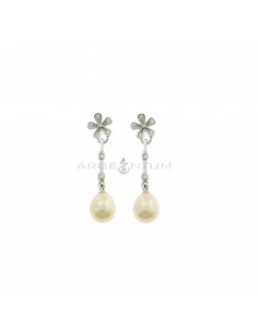 Pendant earrings with white zircon flower attachment, rigid segment with onion light points and oval pearl, white gold plated in 925 silver