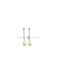Pendant earrings with rigid white zircon segment with square light point and oval pearl plated white gold in 925 silver