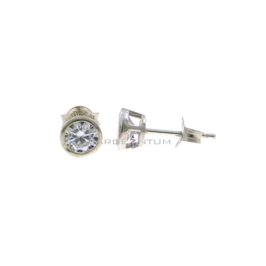 Light point earrings with 5 mm white onion zircon on a white gold plated base in 925 silver