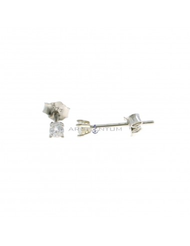 Point of light earrings with 2.5 mm white zircon with 4 claws on a white gold plated base in 925 silver