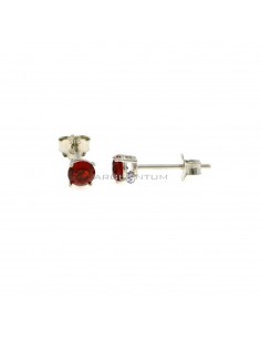 Point of light earrings with 4-prong red zircon of 4 mm on a white gold plated base in 925 silver