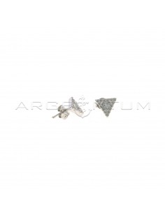 Orecchini al lobo triangolo con zircone centrale in cornice di zirconi bianchi placcati oro bianco in argento 925