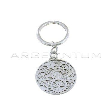 Portachiavi con segmento maglia rolò, pendente tondo con ingranaggi traforati su base incisa e gancio brisèe placcato oro bianco