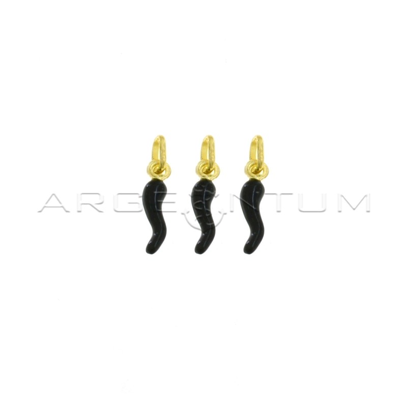 Ciondoli corni 4x13 mm smaltati neri placcati oro giallo in argento 925 (3 pz.)