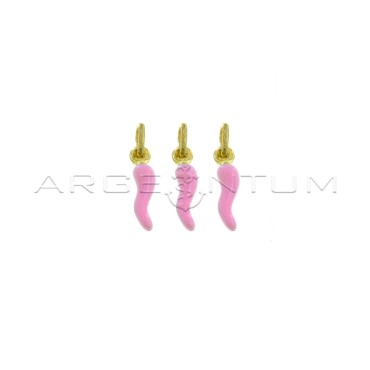 Ciondoli corni 4x13 mm smaltati rosa placcati oro giallo in argento 925 (3 pz.)