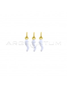 Ciondoli corni 4x13 mm smaltati bianchi placcati oro giallo in argento 925 (3 pz.)