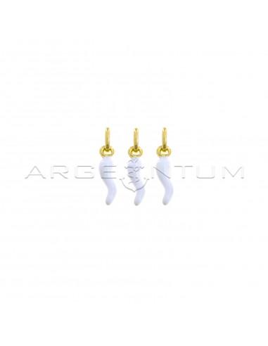 Ciondoli corni 4x13 mm smaltati bianchi placcati oro giallo in argento 925 (3 pz.)
