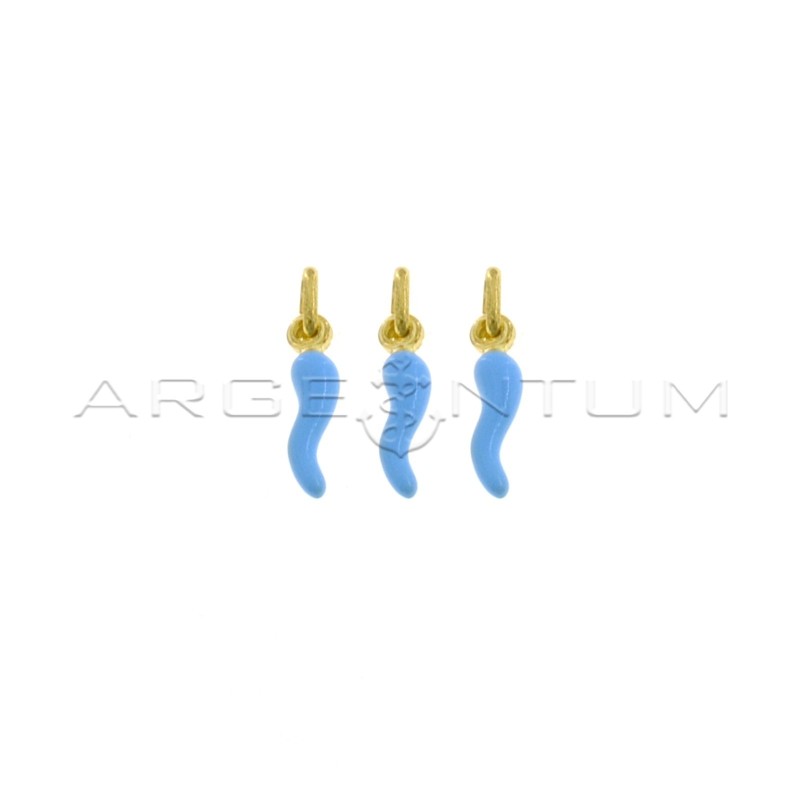 Ciondoli corni 4x13 mm smaltati celeste placcati oro giallo in argento 925 (3 pz.)