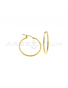 Tubular hoop earrings ø 28 mm with yellow gold plated snap closure in 925 silver