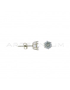 Light point earrings with 6-prong white zircon 6 mm on a white gold plated base in 925 silver