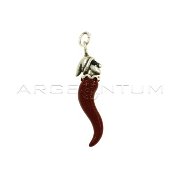 Ciondolo corno con pulcinella smaltato rosso in argento microfuso brunito 925
