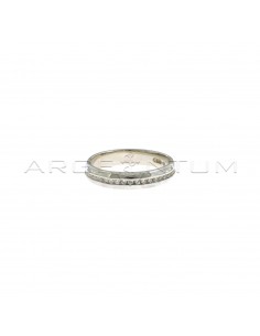 Wedding ring with central circle of white zircons plated white gold in 925 silver (size 12)