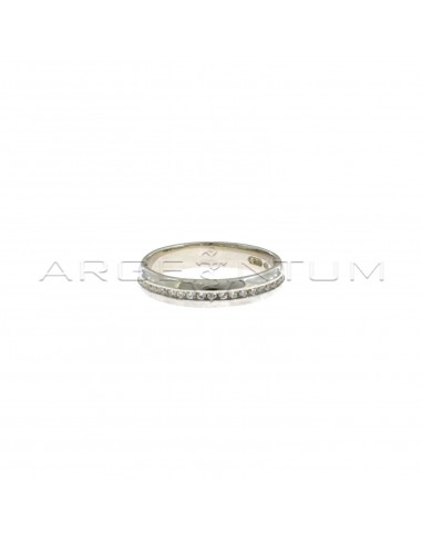 Wedding ring with central circle of white zircons plated white gold in 925 silver (size 12)