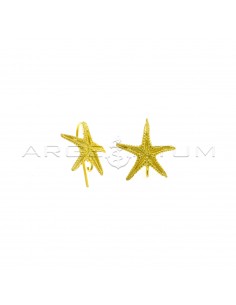 Engraved and dotted starfish hook earrings with open central link yellow gold plated in 925 silver