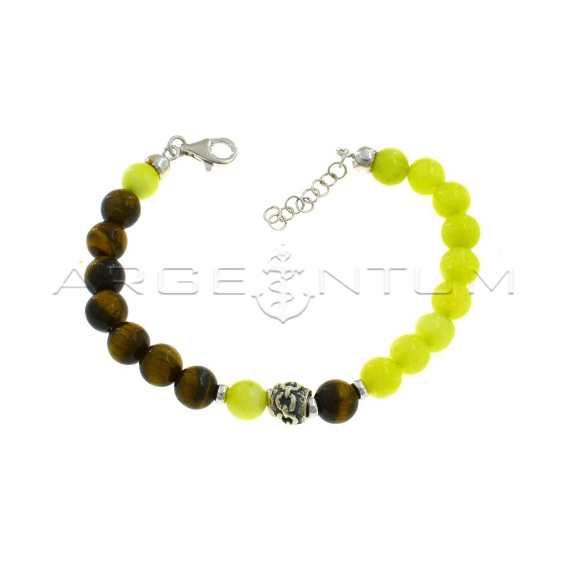 Bracciale a sfere in agata verde e occhio di tigre con centrale brunito con motivo catena inciso e rondelle placcate oro bianco 