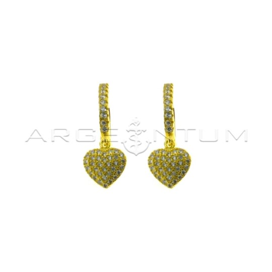 Orecchini a cerchio con zirconi bianchi, chiusura a scattino e cuore pendente a pavè di zirconi bianchi placcati oro giallo in a