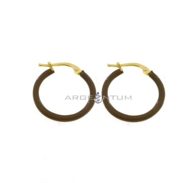 Hoop earrings with brown enamel snap closure in yellow gold plated 925 silver