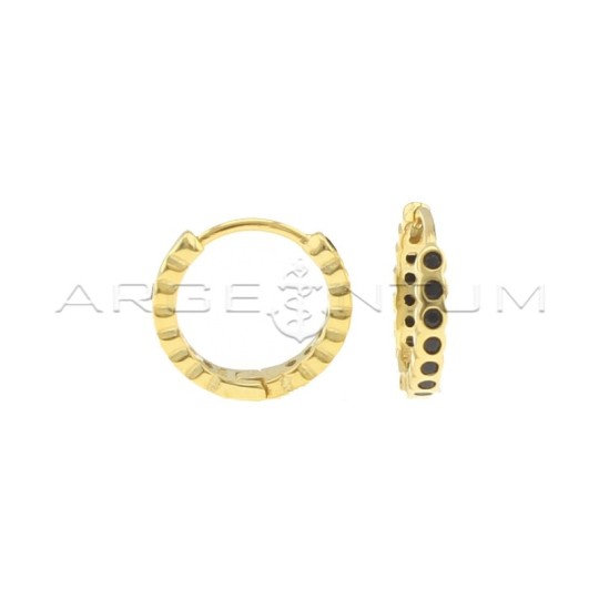 Orecchini a cerchio ø 12,5 mm con zirconi neri a cipollina e chiusura a scattino placcati oro giallo in argento 925