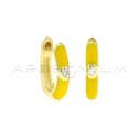 Orecchini a cerchio smaltato giallo con zircone bianco e chiusura a scattino placcati oro giallo in argento 925