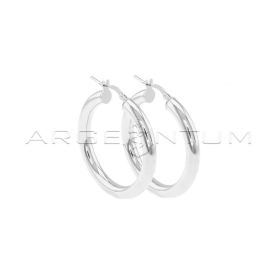 Orecchini a cerchio canna tubolare ø 32 mm con chiusura a scattino placcati oro bianco in argento 925