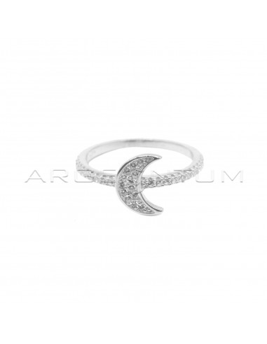 White half-zircon ring with central...