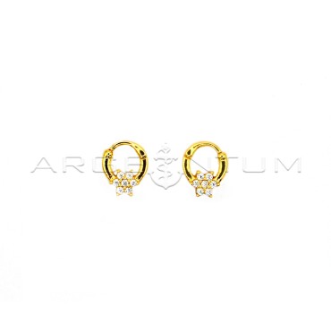 Orecchini a cerchio con fiore centrale zirconato bianco placcato oro giallo in argento 925
