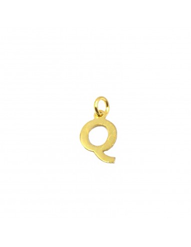Yellow gold plated letter Q pendant...