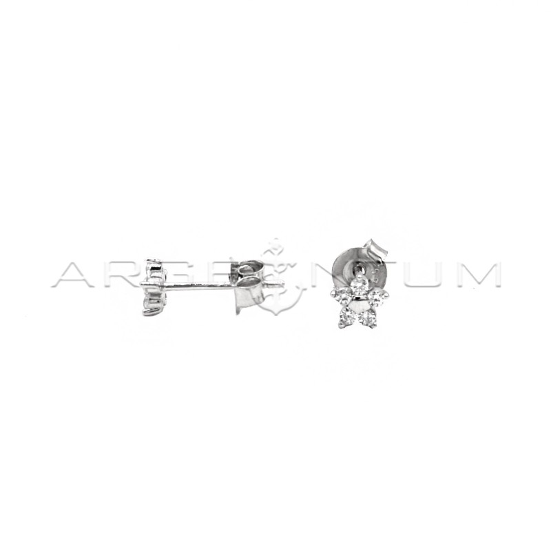 Orecchino a lobo fiore petali di zirconi bianchi placcato oro bianco in argento 925