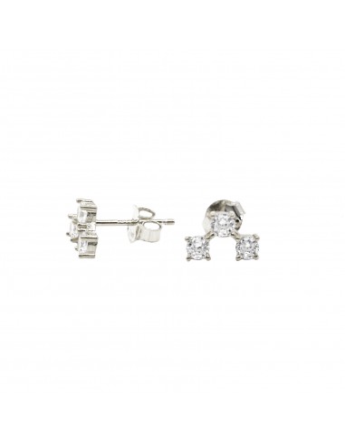 White gold plated three-point stud...