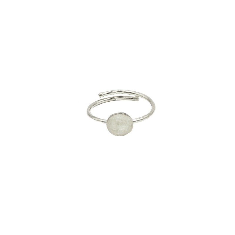 Adjustable wire ring with white gold plated central round plate in 925 silver