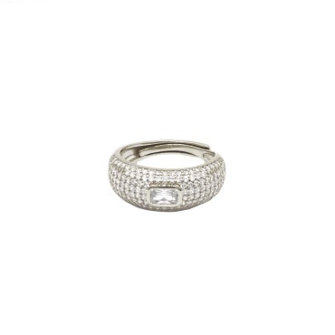 Adjustable ring with white gold plated white gold plated central baguette in 925 silver.