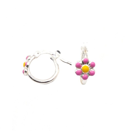 Orecchini a cerchio tubolare con fiore smaltato rosa e chiusura a ponte in argento 925