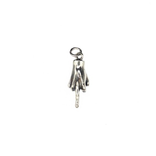 Ciondolo microfuso mano con dito medio alzato placcato oro bianco in argento 925