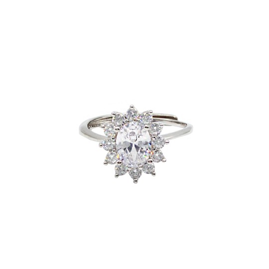 Anello regolabile con pietra ovale bianca in cornice di zirconi bianchi a griffe placcato oro bianco in argento 925