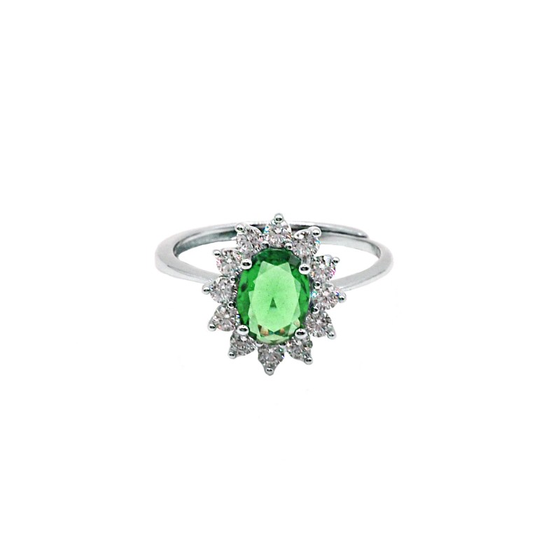 Anello regolabile con pietra ovale verde in cornice di zirconi bianchi a griffe placcato oro bianco in argento 925
