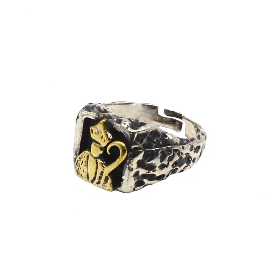 Anello regolabile martellato a scudo quadrato in argento 925 con San Gennaro in bronzo