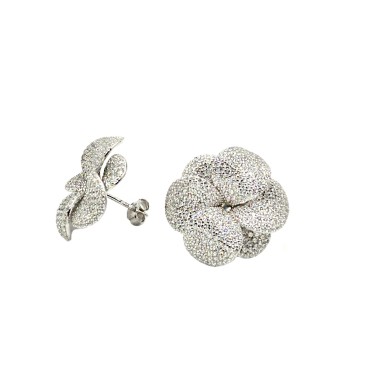 Orecchino a lobo camelia big zirconata bianca placcato oro bianco in argento 925