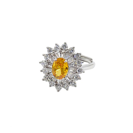 Anello regolabile con pietra ovale gialla in cornice di zirconi a baguette bianchi placcato oro bianco in argento925