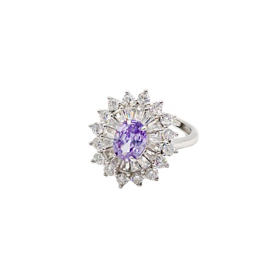Anello regolabile con pietra ovale lilla in cornice di zirconi a baguette bianchi placcato oro bianco in argento925