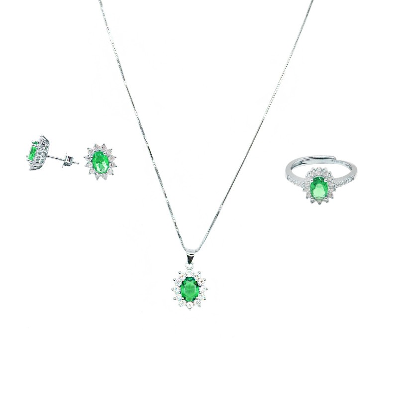 Completo collana,anello e coppia di orecchini a ovali verdi in cornice di zirconi bianchi  in argento925