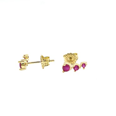 Lobe earrings with red degradé zircons plated yellow gold in 925 silver